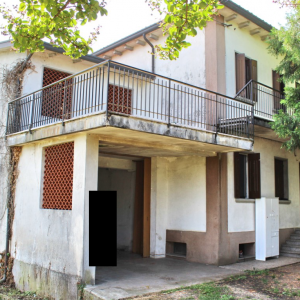 Asta immobiliare - Esecuzione 242/2015 - Lotto unico - (ASSET - Associazione Esecuzioni Immobili Treviso)