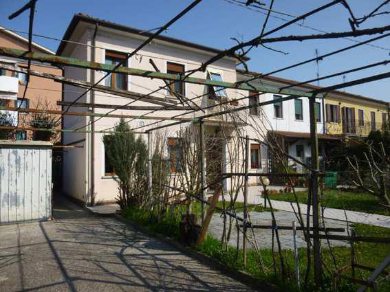 Asta immobiliare - Esecuzione 563/2014 - Lotto 2 - (ASSET - Associazione Esecuzioni Immobili Treviso)