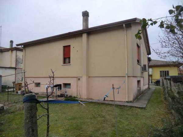 Asta immobiliare - Esecuzione 689/2014 - Lotto unico - (ASSET - Associazione Esecuzioni Immobili Treviso)
