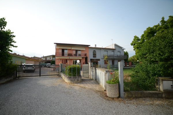 Asta immobiliare - Esecuzione 64/2018 - Lotto unico - (ASSET - Associazione Esecuzioni Immobili Treviso)