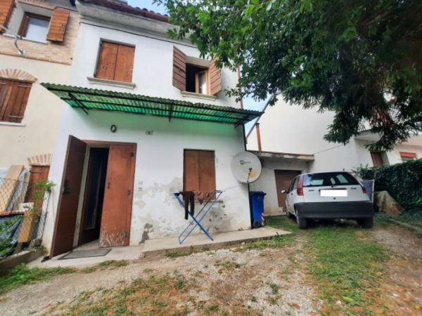 Asta immobiliare - Esecuzione 565/2019 - Lotto unico - (ASSET - Associazione Esecuzioni Immobili Treviso)
