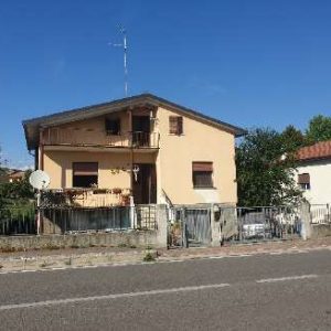 Asta immobiliare - Esecuzione 102/2021 - Lotto unico - (ASSET - Associazione Esecuzioni Immobili Treviso)